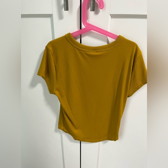 Old Navy-Short sleeved ribbed top XS - Picture 3 of 7